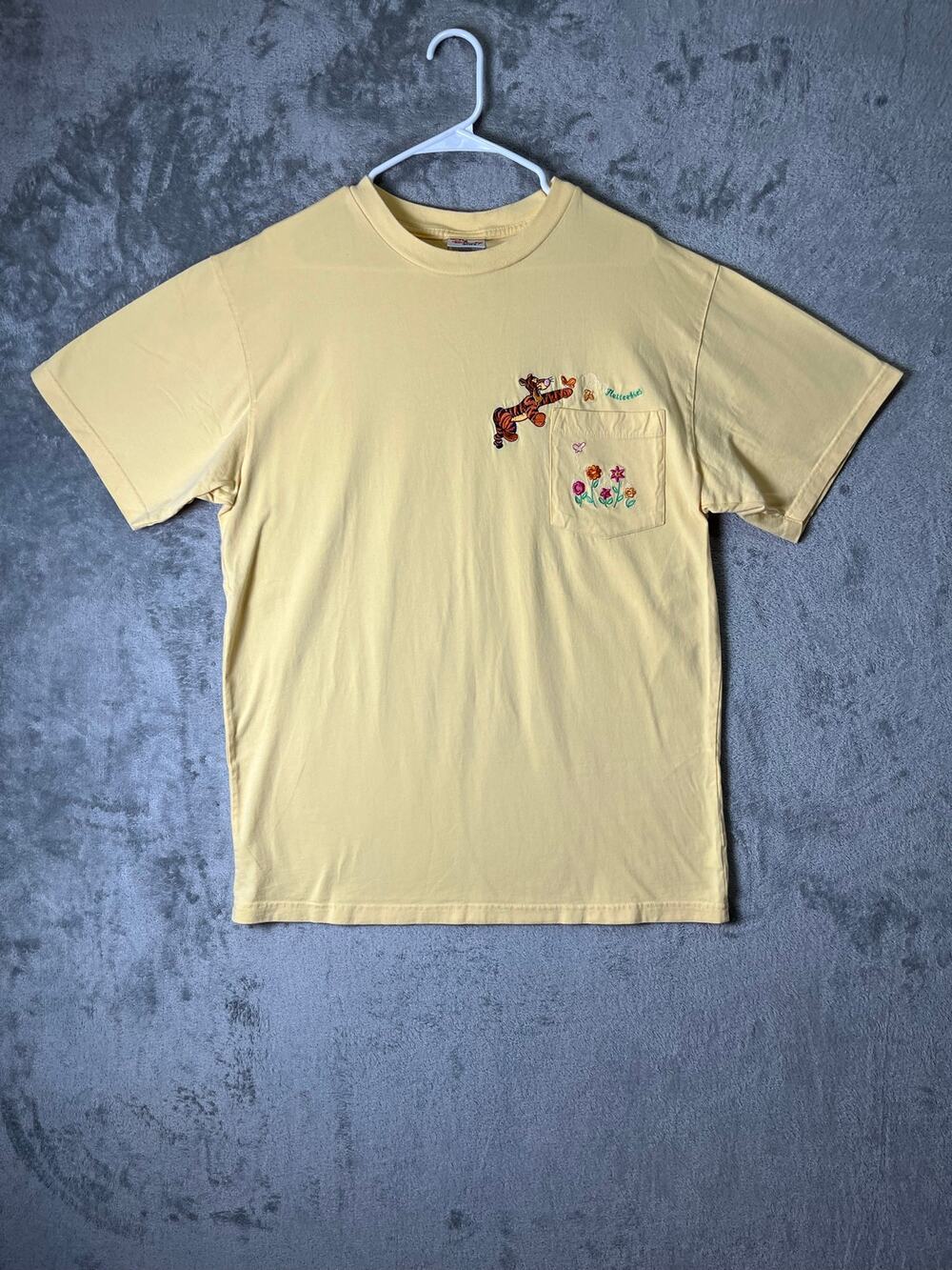 Vintage Disney Tigger Pocket Tee Embroidered Butterflies Flowers Yellow Large